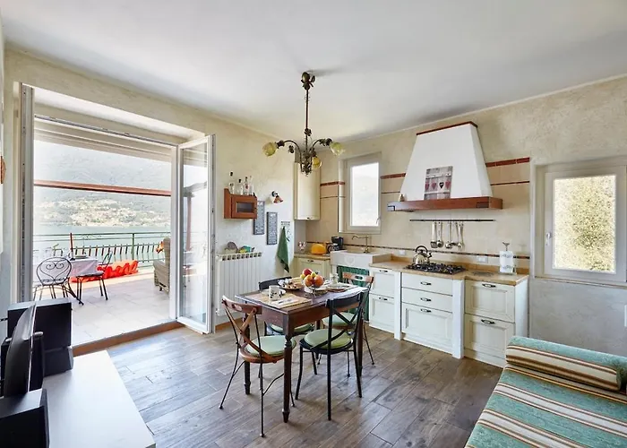 Casa Romantica -terrace 40sqm, Wonderful View Appartement Dervio